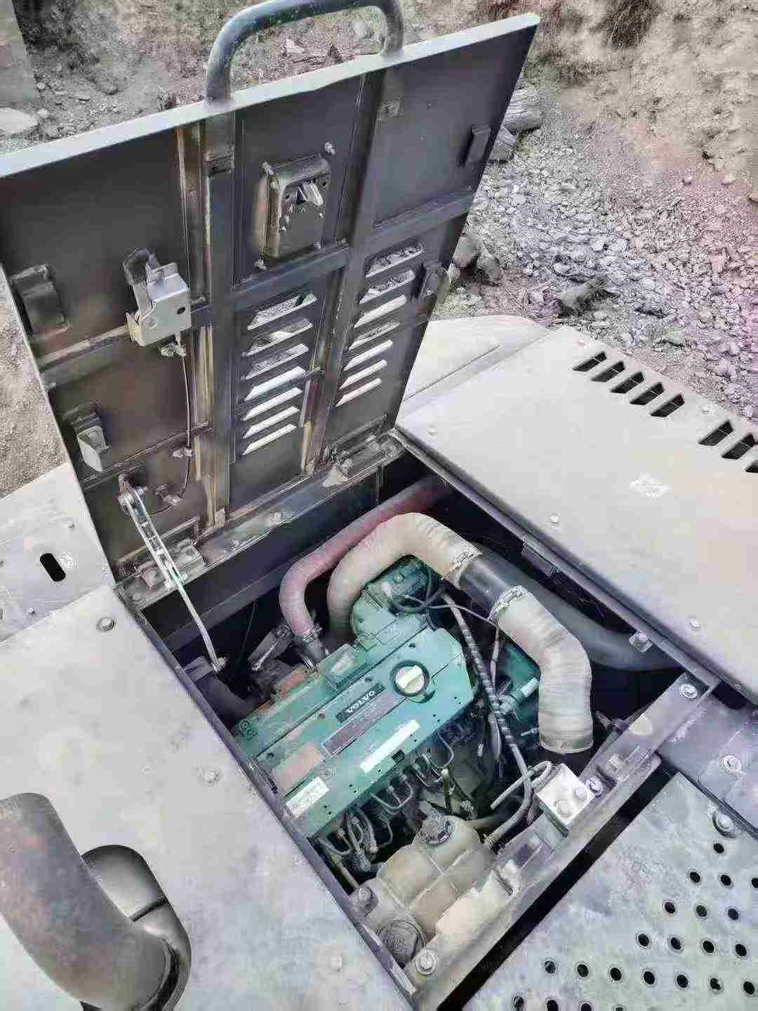 Used Volvo EC200 Excavator 2023 Model / 6