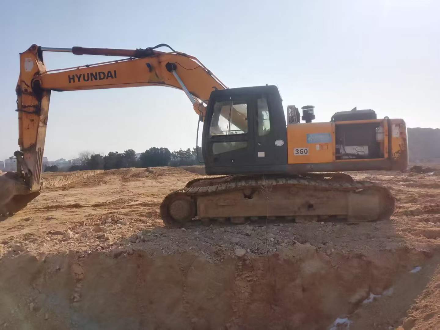 Used Hyundai R305LC-7 Excavator 2010 Model / 3