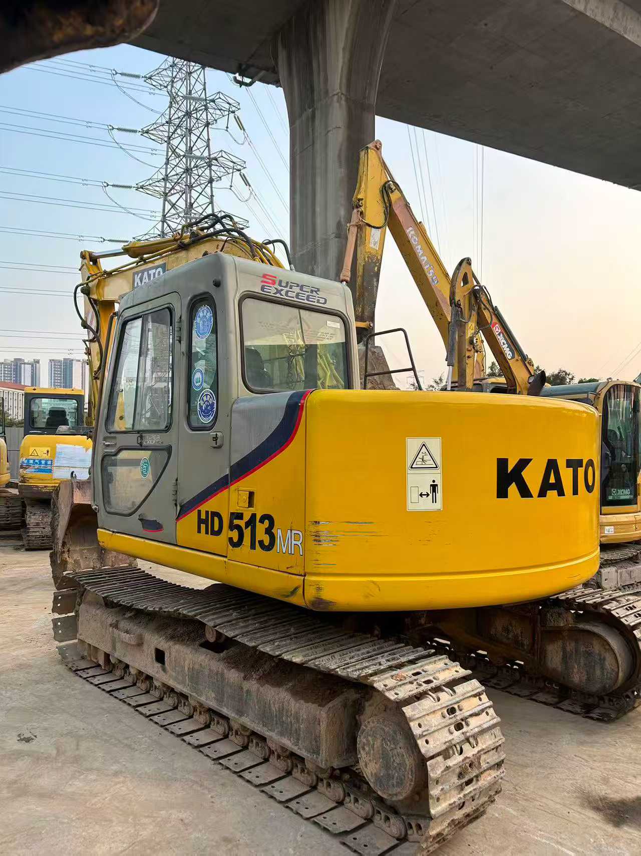 Buy Kato HD513MR Used Excavator Buy Kato HD513MR Used Excavator