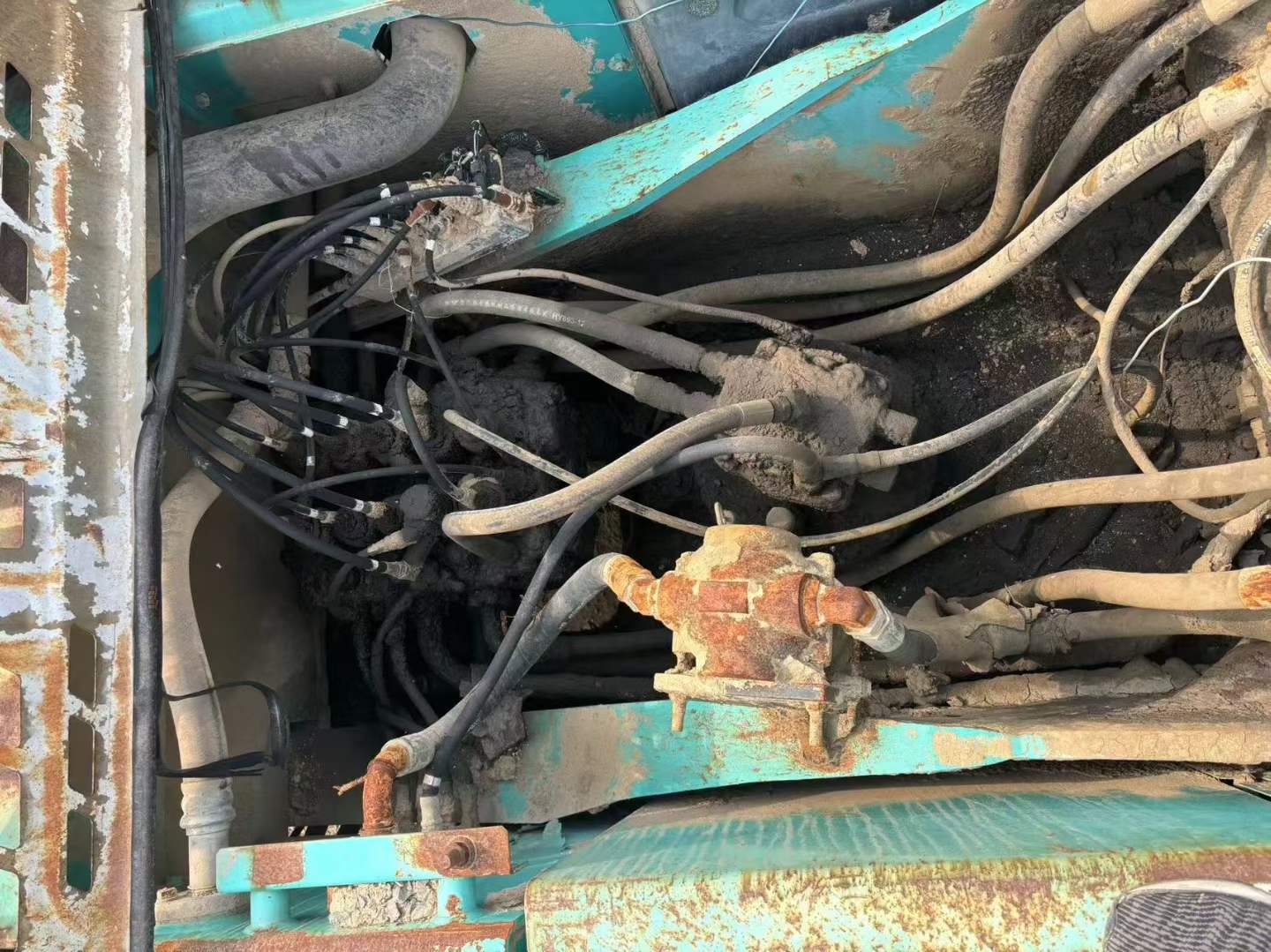 Used Kobelco SK250 Excavator 2011 Model / 3