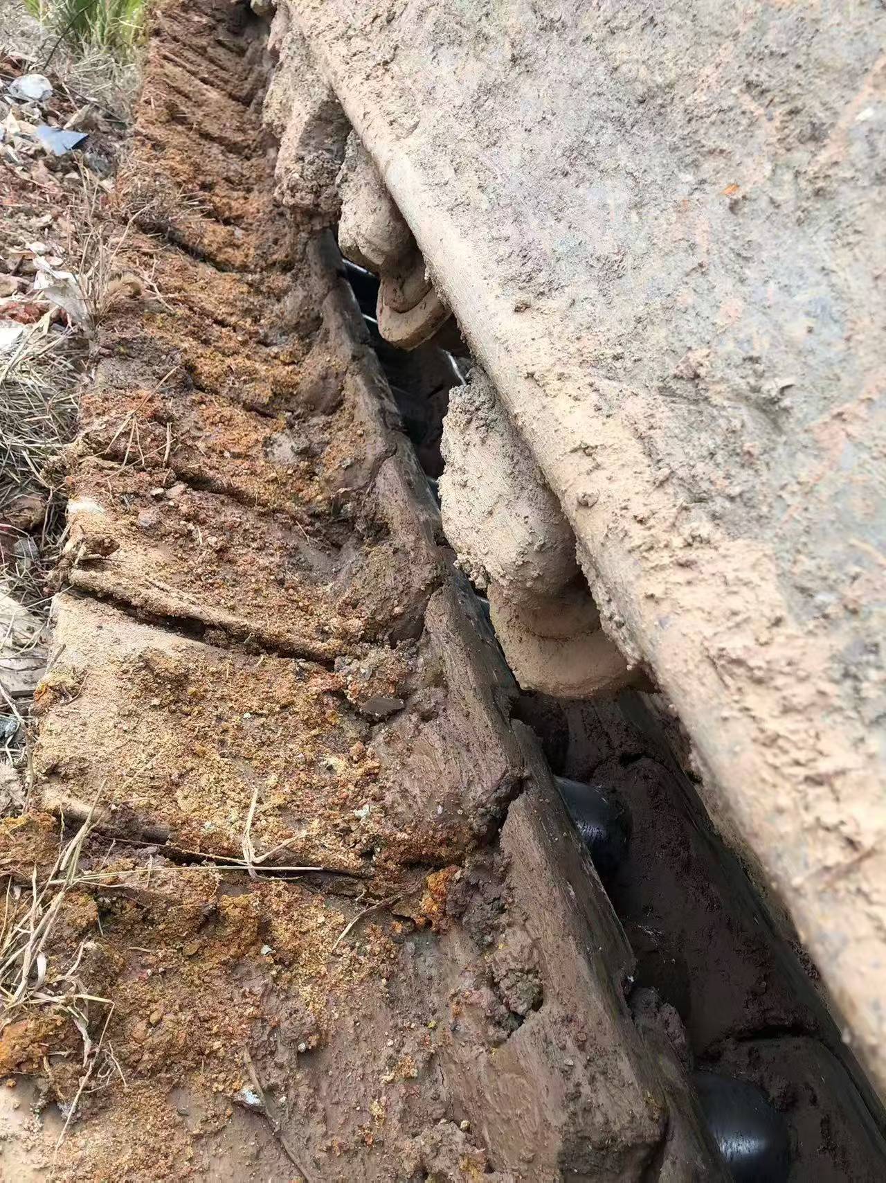 Used Kato HD820 Excavator 2011 Model / 9