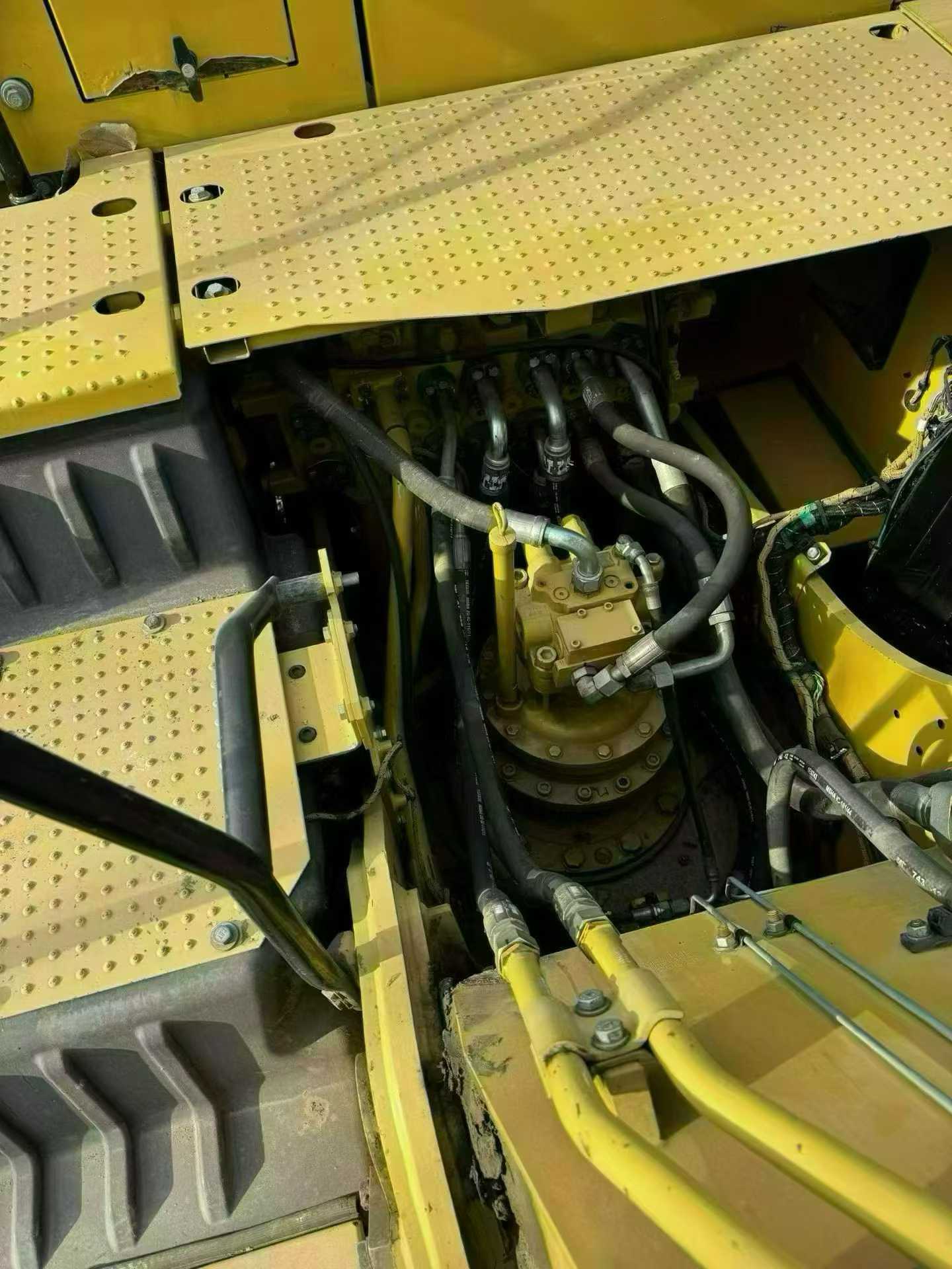 Used Caterpillar 323 Excavator 2019 Model / 6