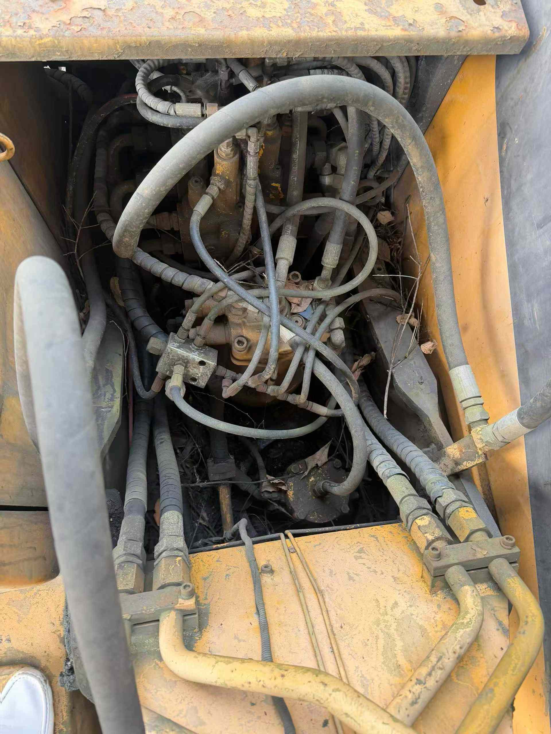 Used Sany SY135 Excavator 2014 Model / 4