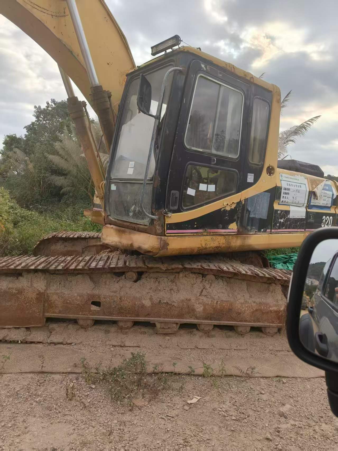 Used Caterpillar 320V2 Excavator 2016 Model / 2