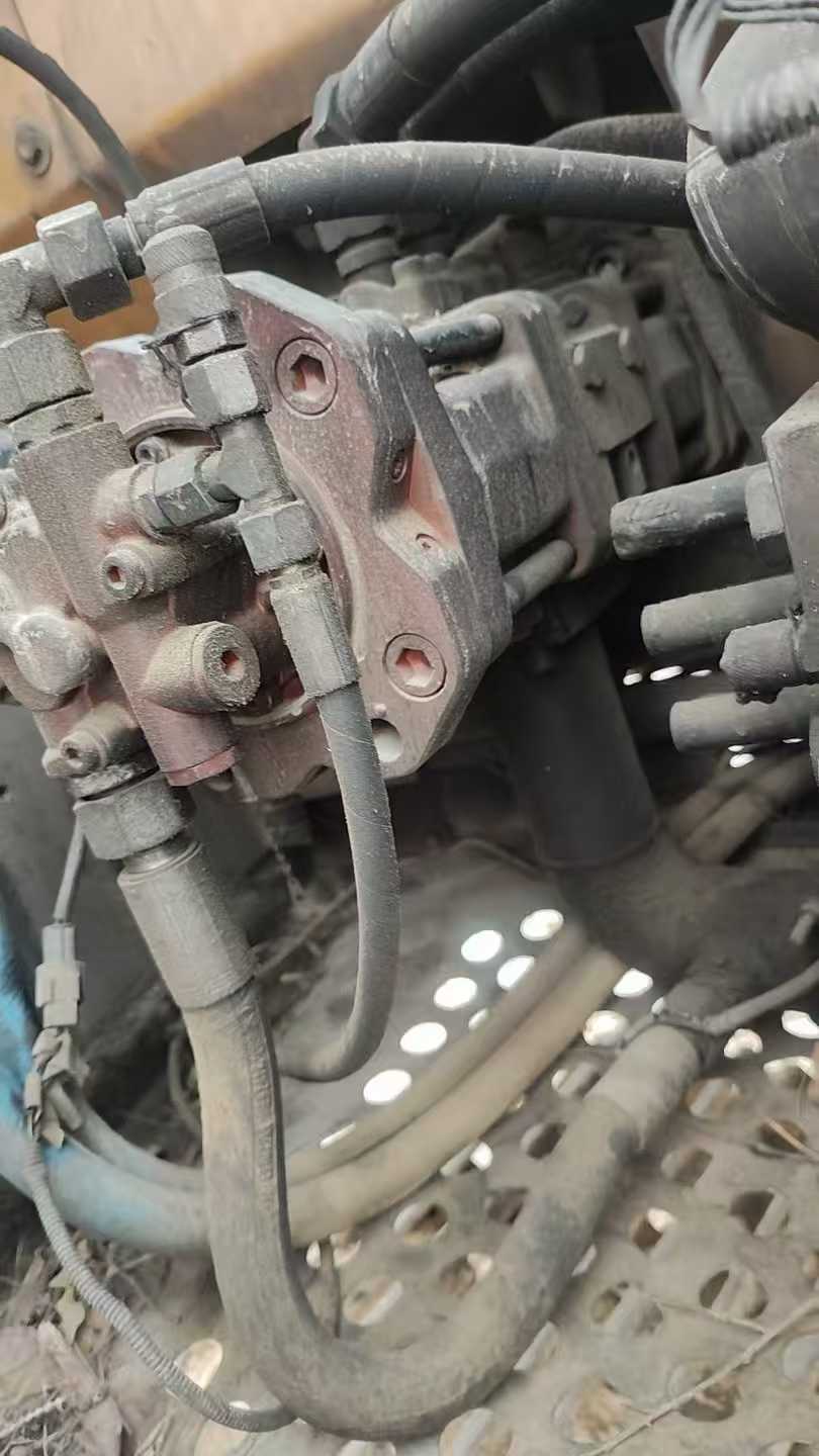 Used XCMG XE135D Excavator 2014 Model / 8