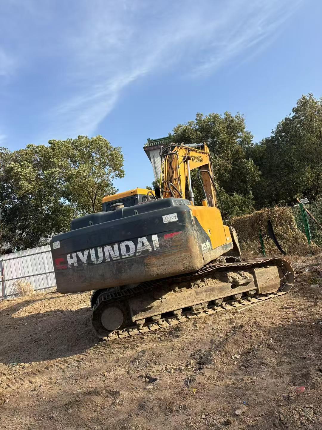 Used Hyundai R215VS Excavator 2018 Model / 3