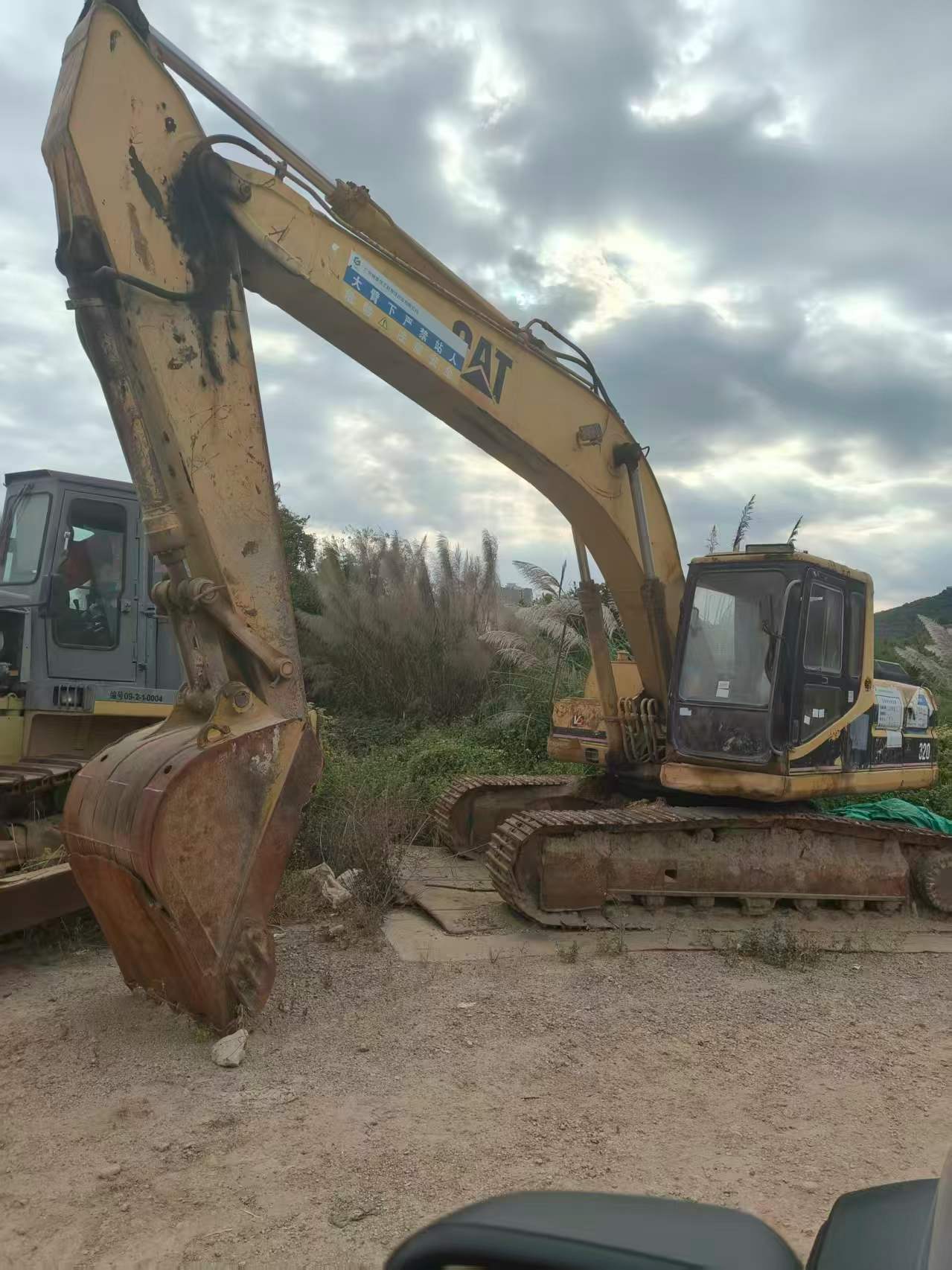 Used Caterpillar 320V2 Excavator 2016 Model / 3