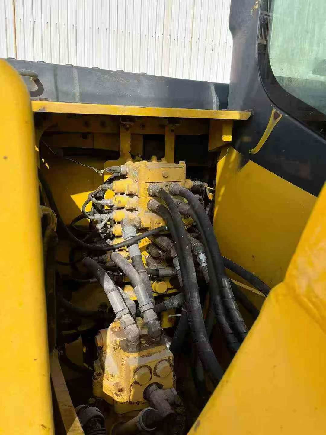 Used Komatsu PC130 Excavator 2016 Model / 9