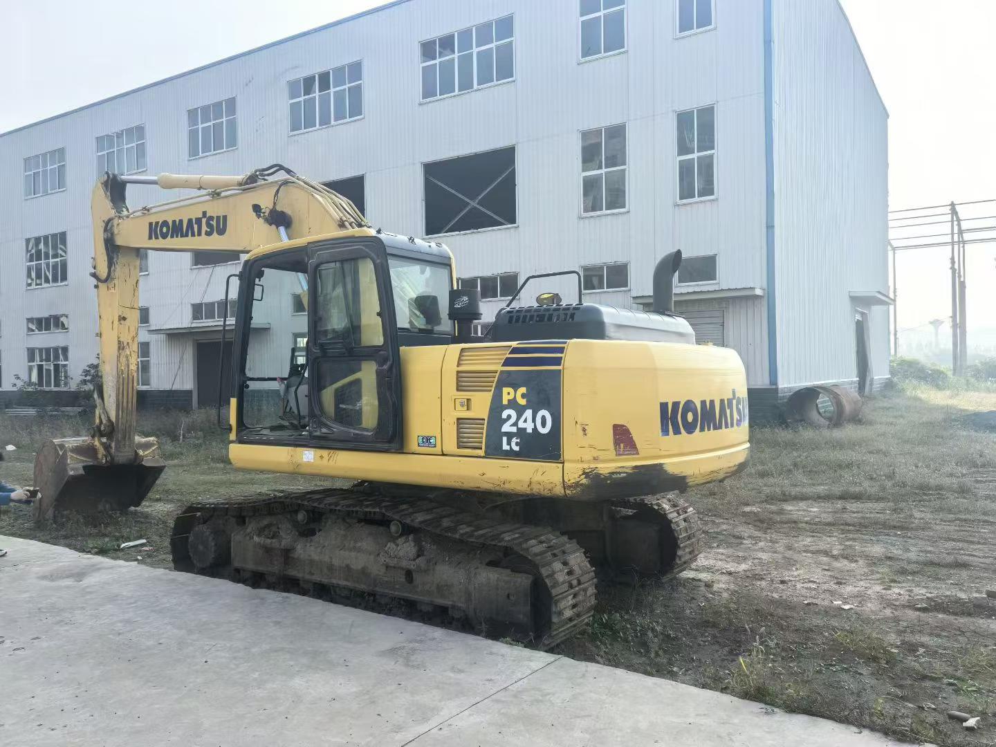 Buy Komatsu PC200 Used Excavator