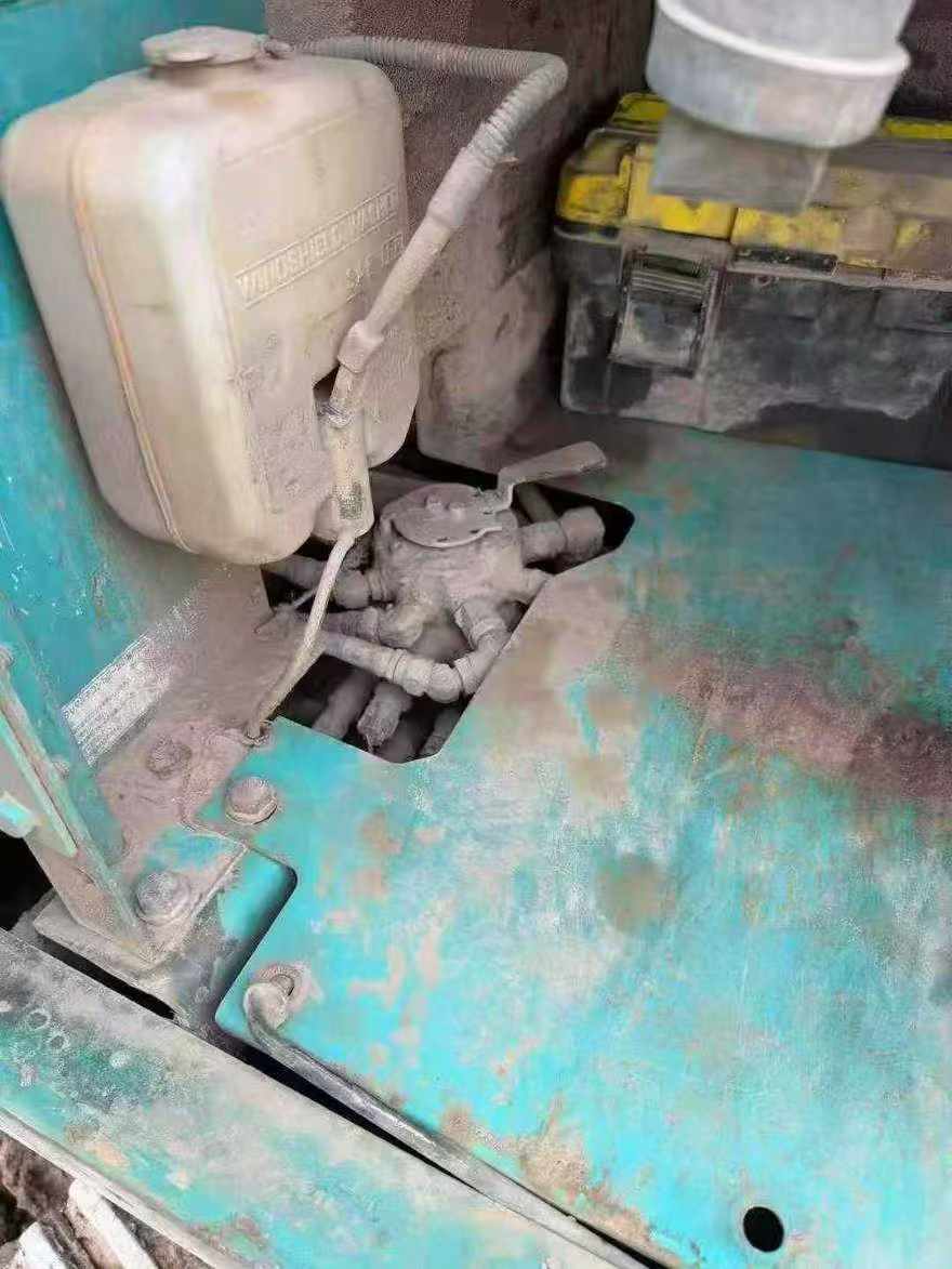 Used Kobelco SK210 Excavator 2016 Model / 3