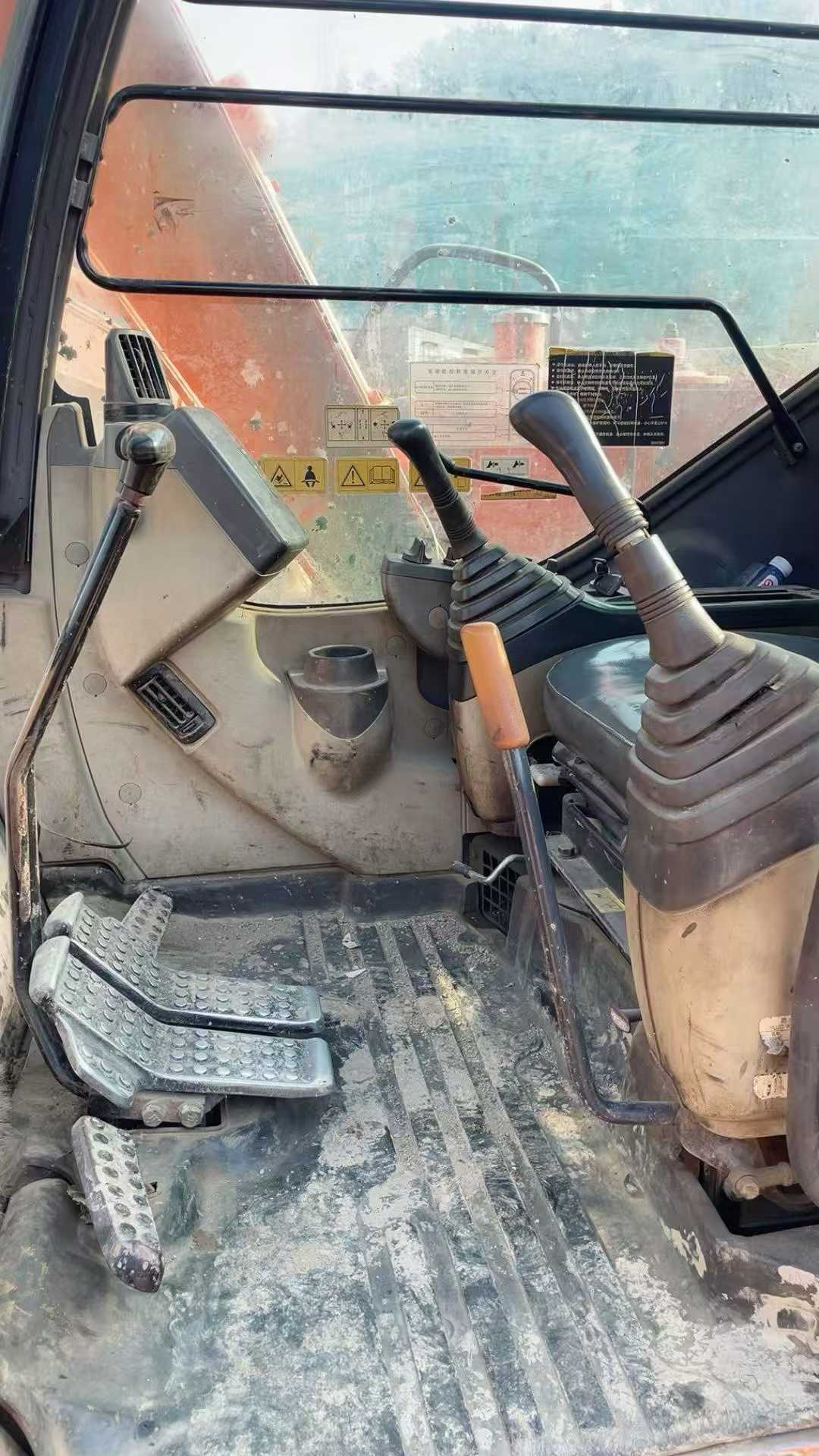 Used Hitachi ZX60 Excavator 2011 Model / 8