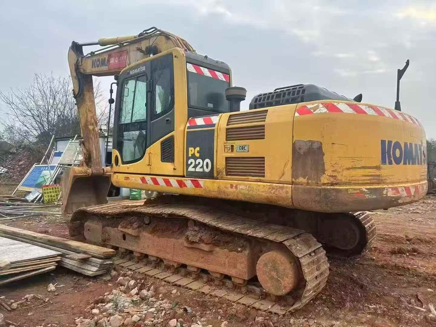Used Komatsu PC220 Excavator 2019 Model / 3