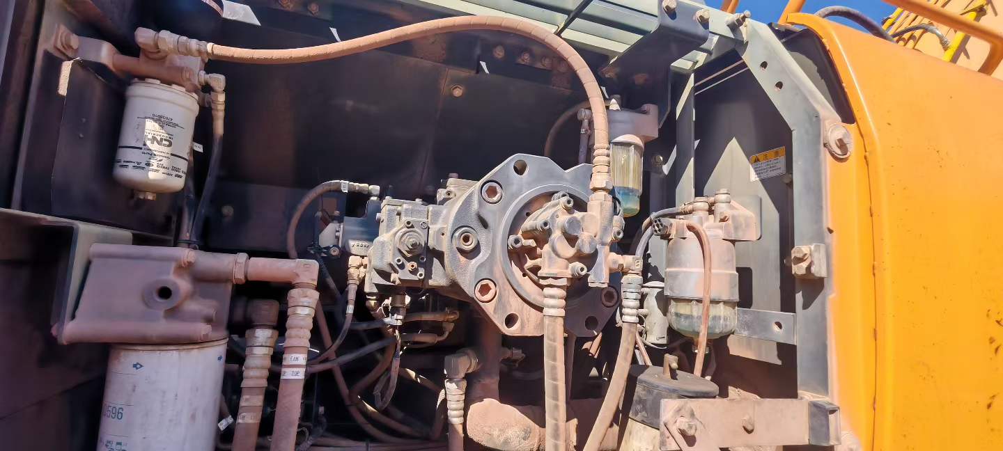 Used Case CX360 Excavator 2016 Model / 4