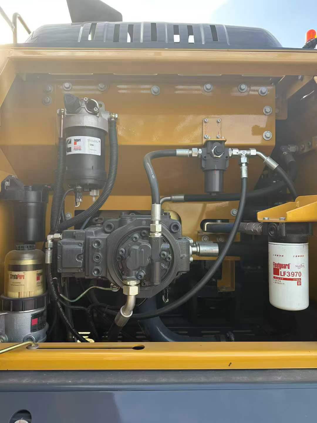 Used XCMG XE245GH Excavator 2016 Model / 4