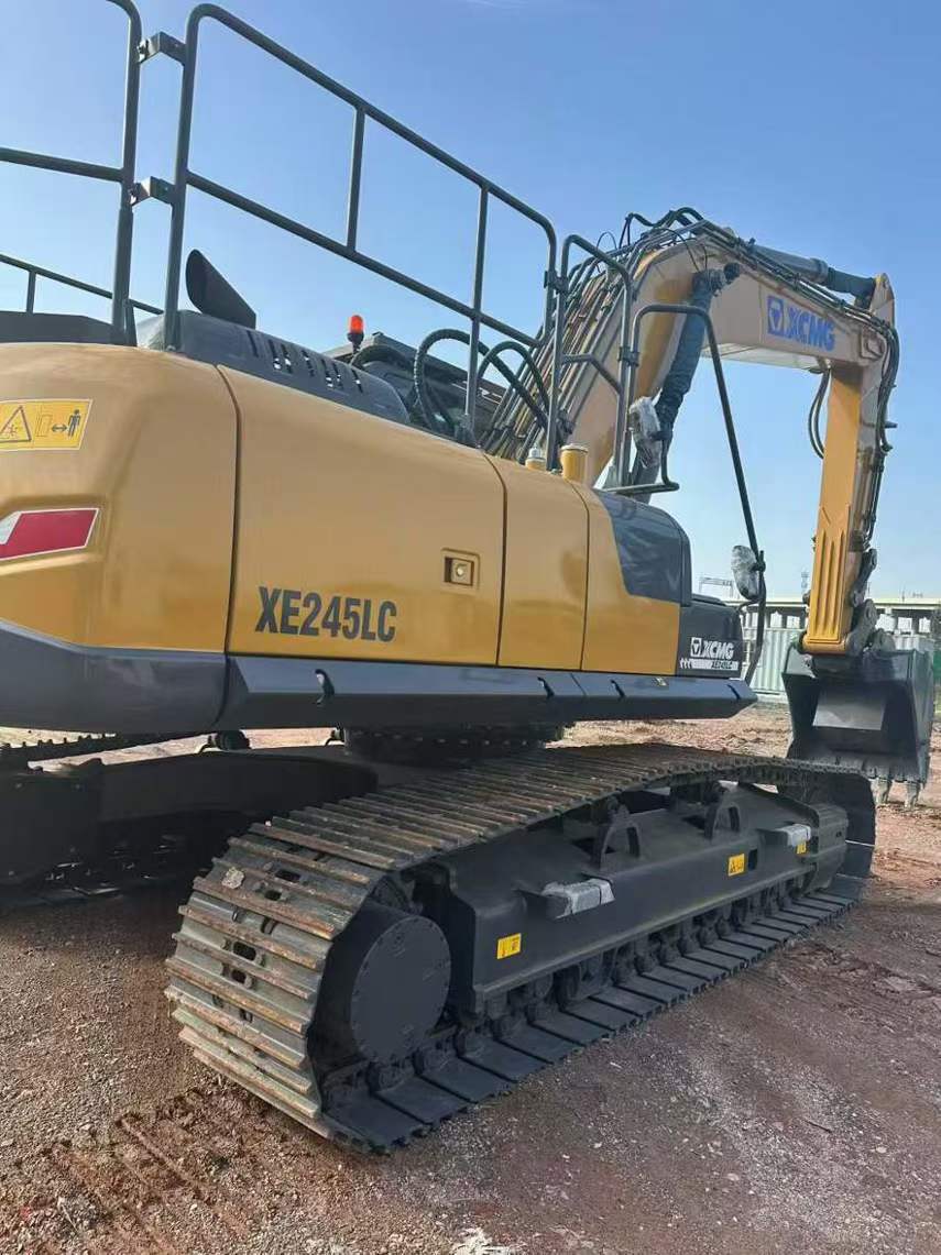 Used XCMG XE245GH Excavator 2016 Model / 3