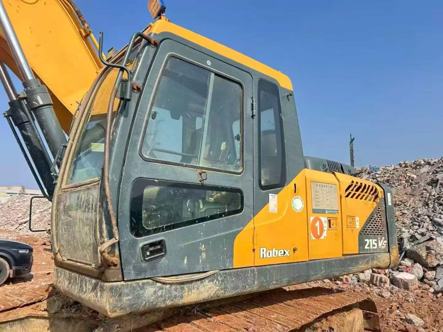 Used Hyundai R215VS Excavator 2018 Model / 3