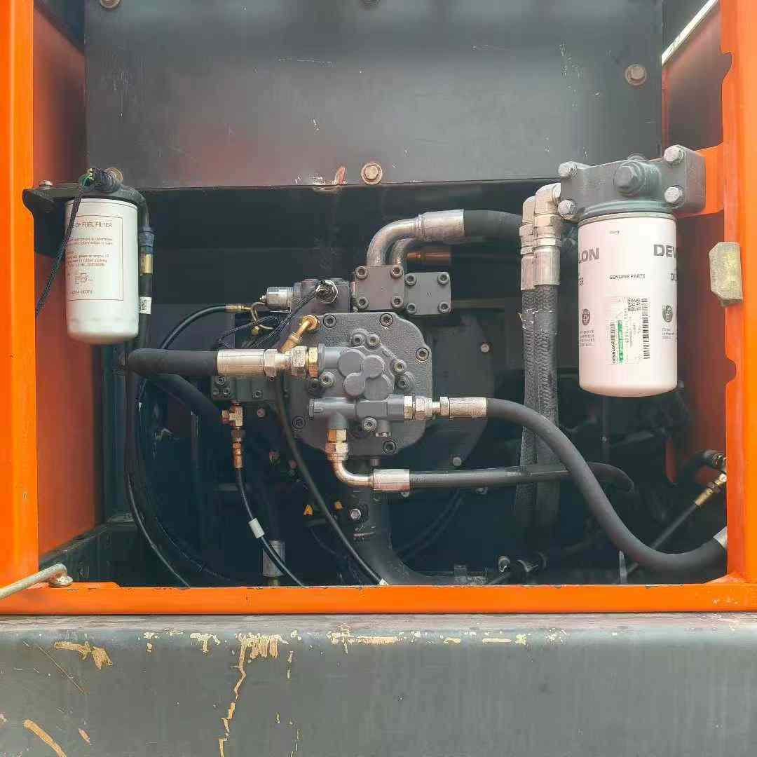 Used Doosan DH220 Excavator 2017 Model / 9