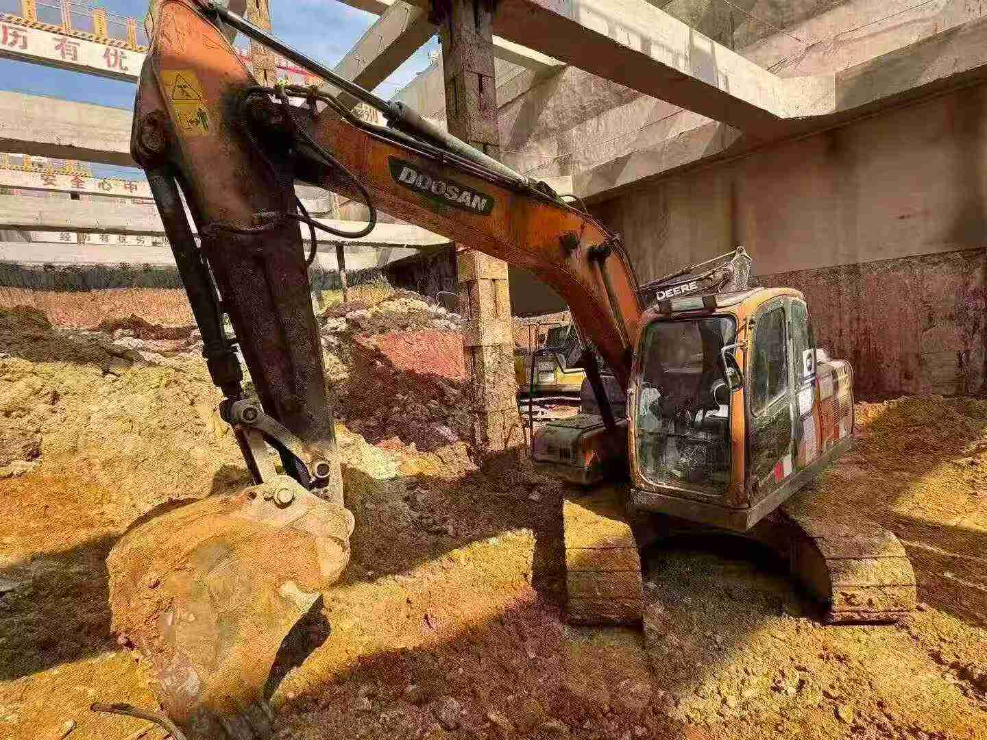 Buy Doosan DH130LC-V Used Excavator / 4 Used Doosan DH130LC-V Excavator 2020 Model / 4