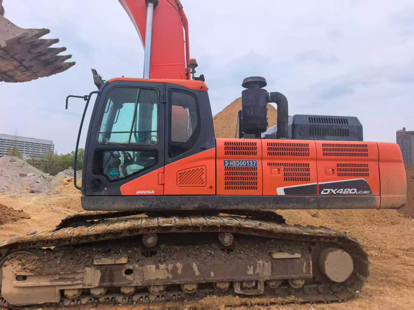 Buy Doosan DL420 Used Excavator