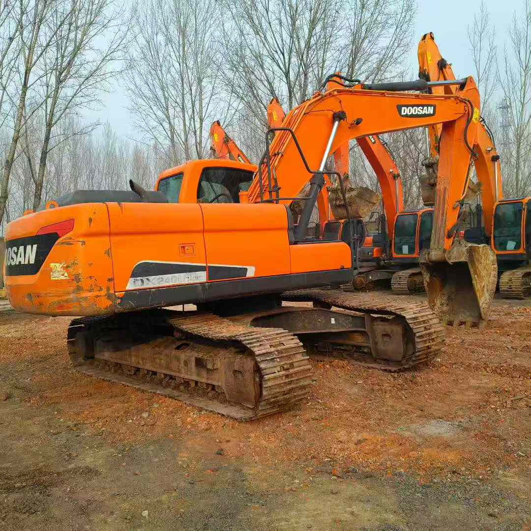 Used Doosan DH220 Excavator 2017 Model / 3