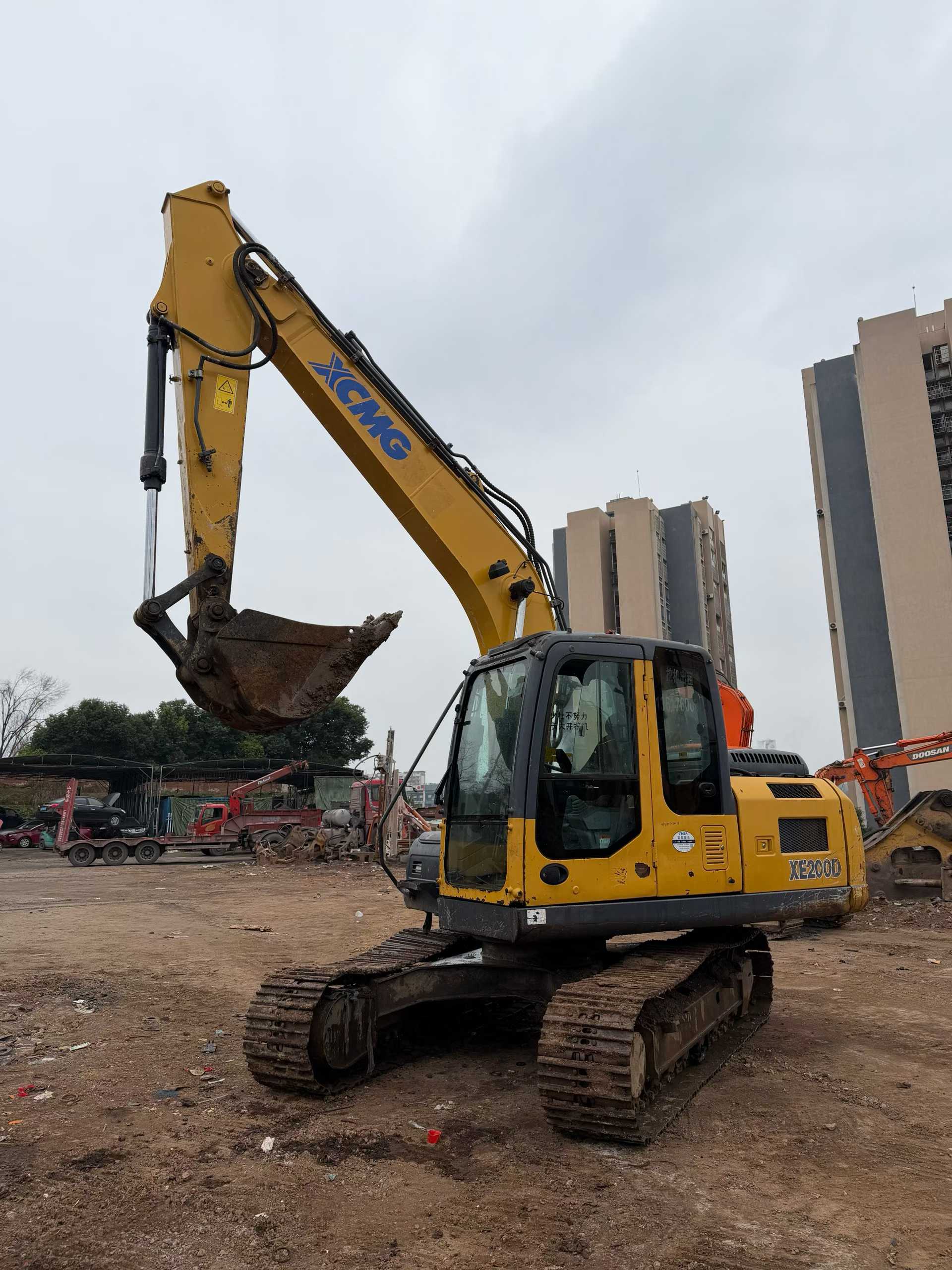 Buy XCMG XE7000 Used Excavator