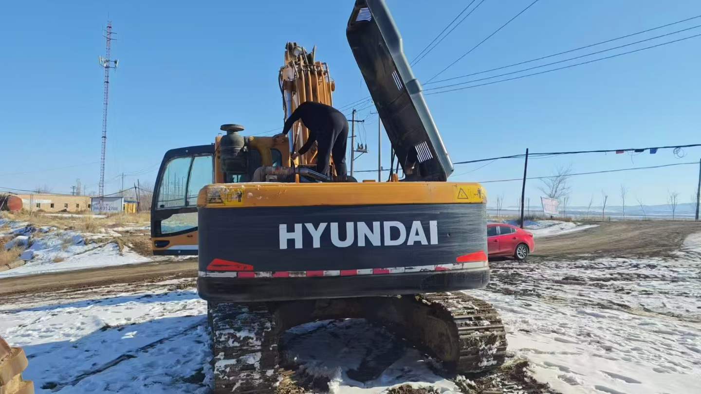 Used Hyundai HX75 Excavator 2013 Model / 7