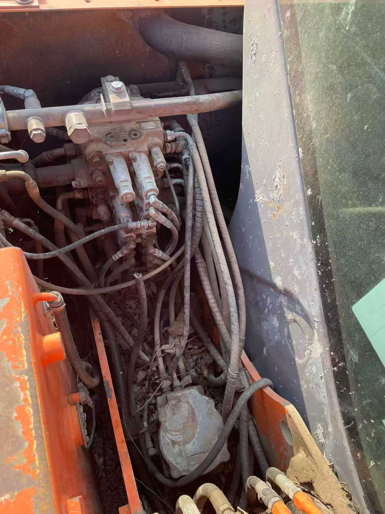 Used Hitachi ZX60 Excavator 2011 Model / 6