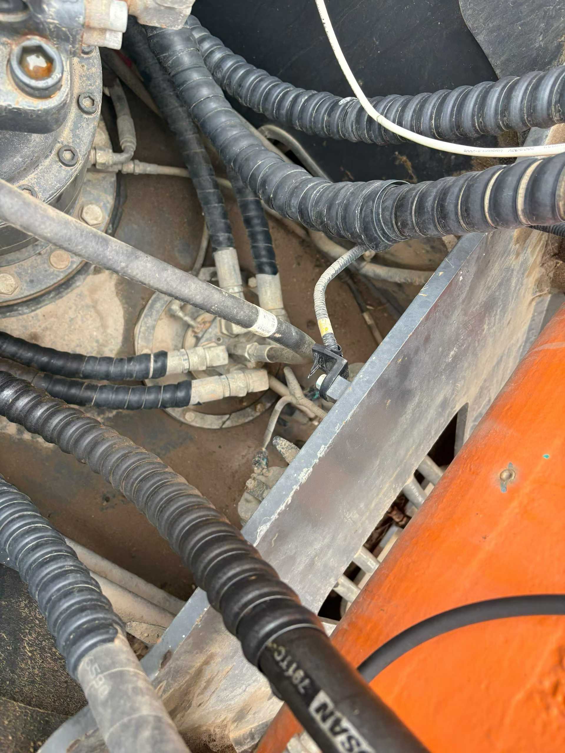 Used Doosan DH220 Excavator 2021 Model / 6