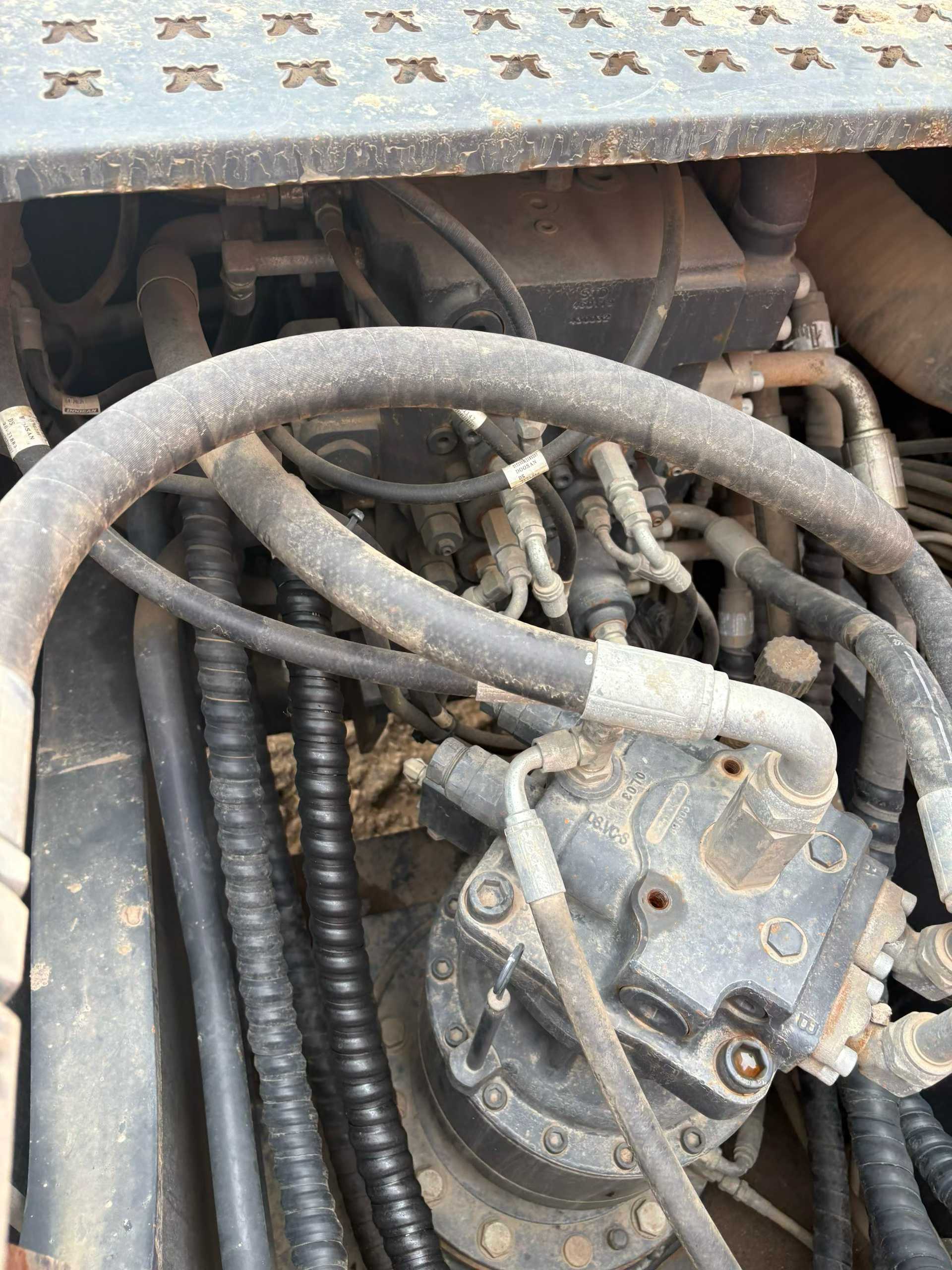 Used Doosan DH220 Excavator 2021 Model / 5