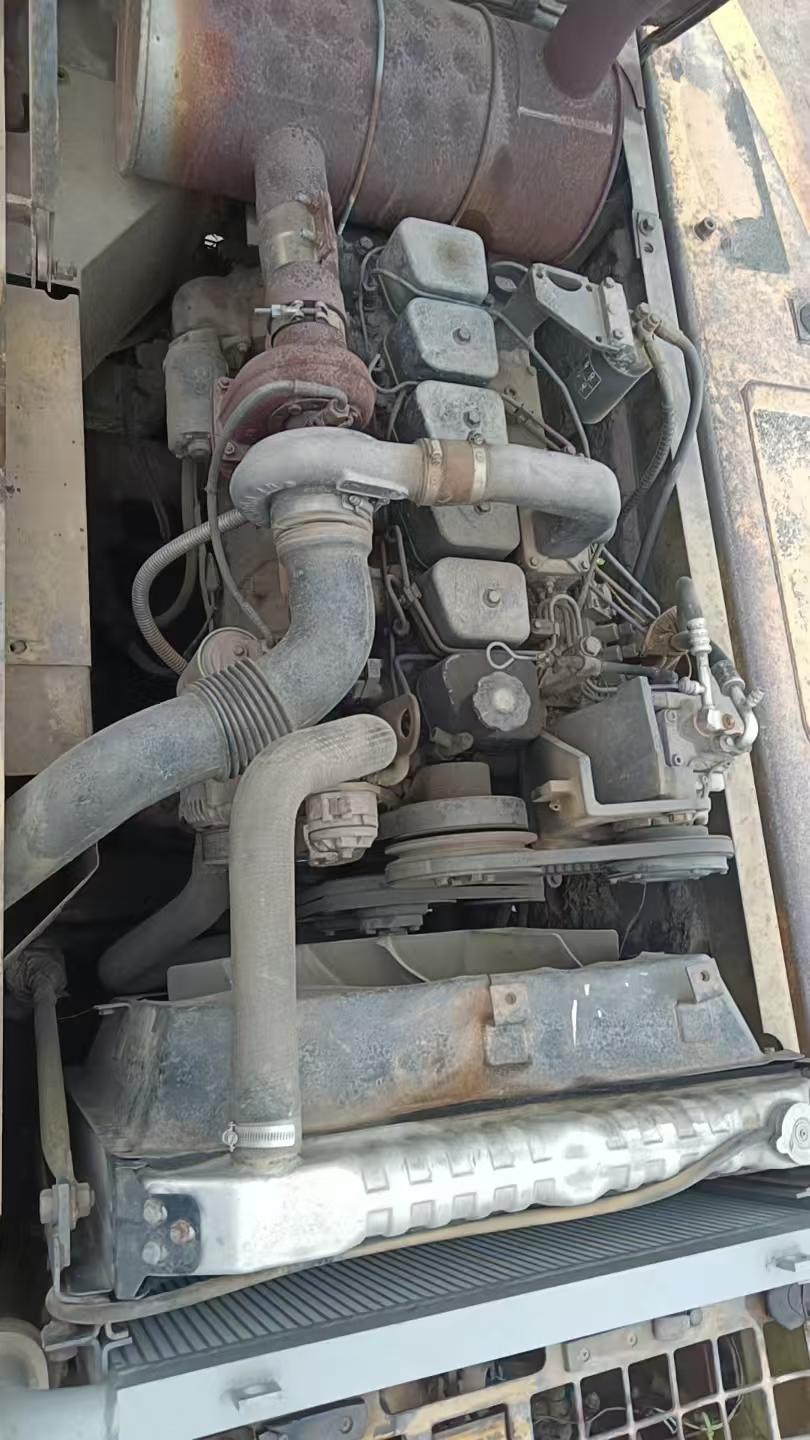 Used Komatsu PC210-6E Excavator 2016 Model / 3