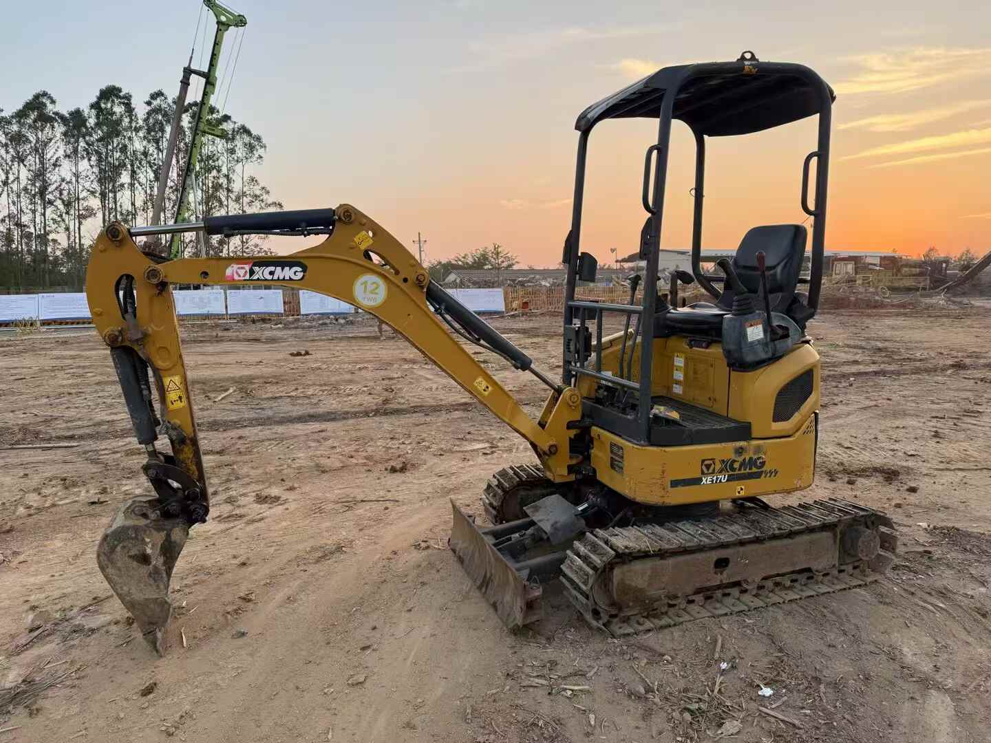 Used XCMG XE17U Excavator 2016 Model / 3