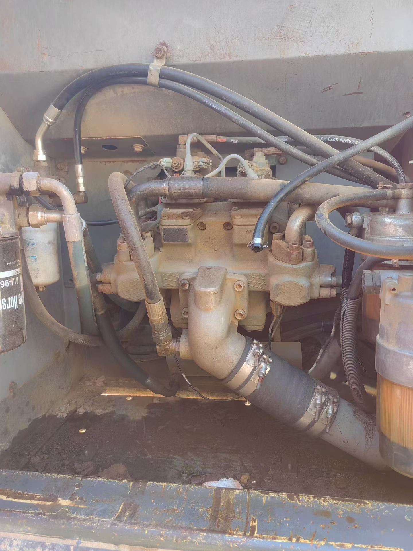 Used Hitachi EX210 Excavator 2013 Model / 6