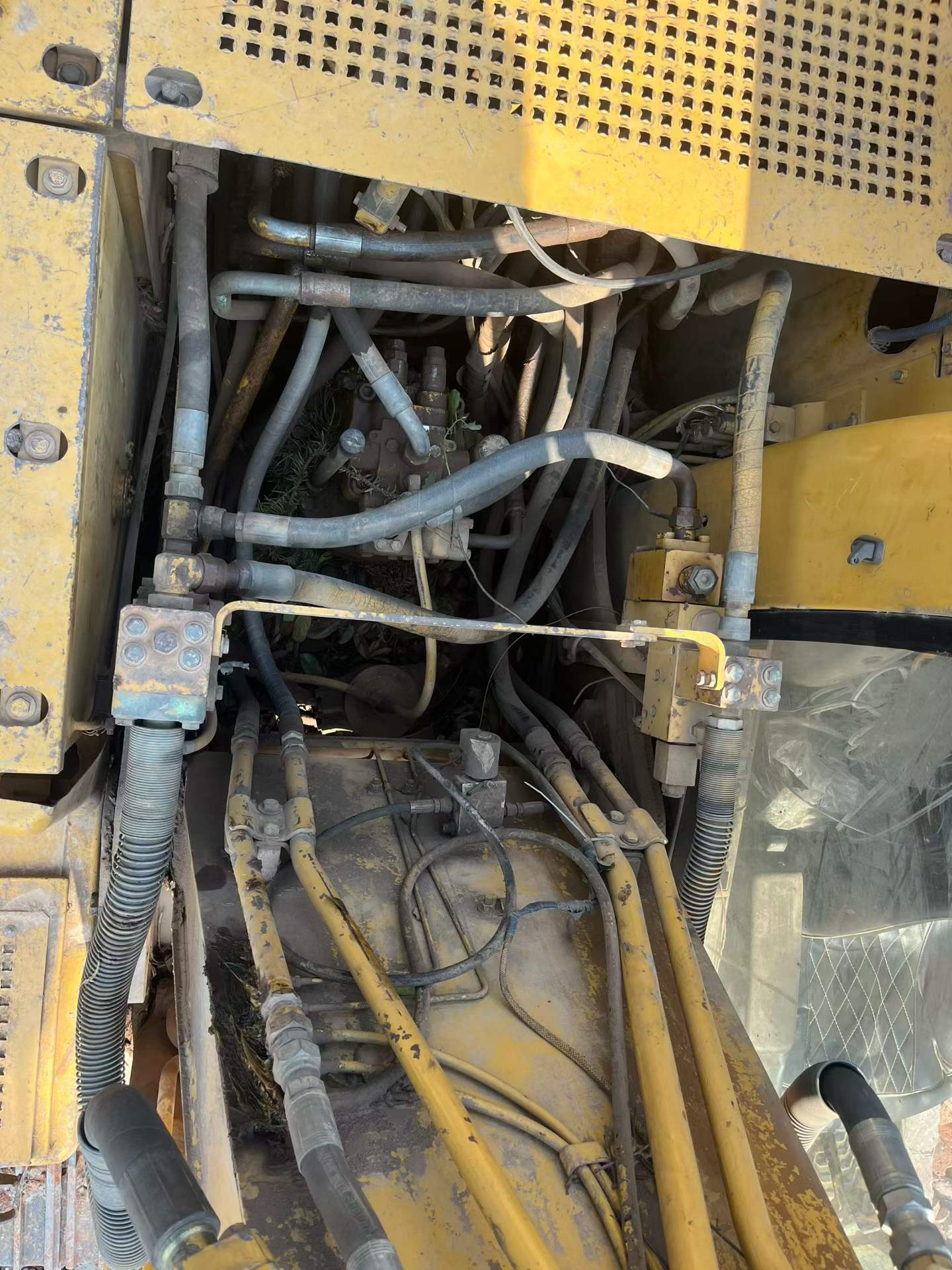 Buy Caterpillar 320C Used Excavator / 6 Used Caterpillar 320C Excavator 2016 Model / 6