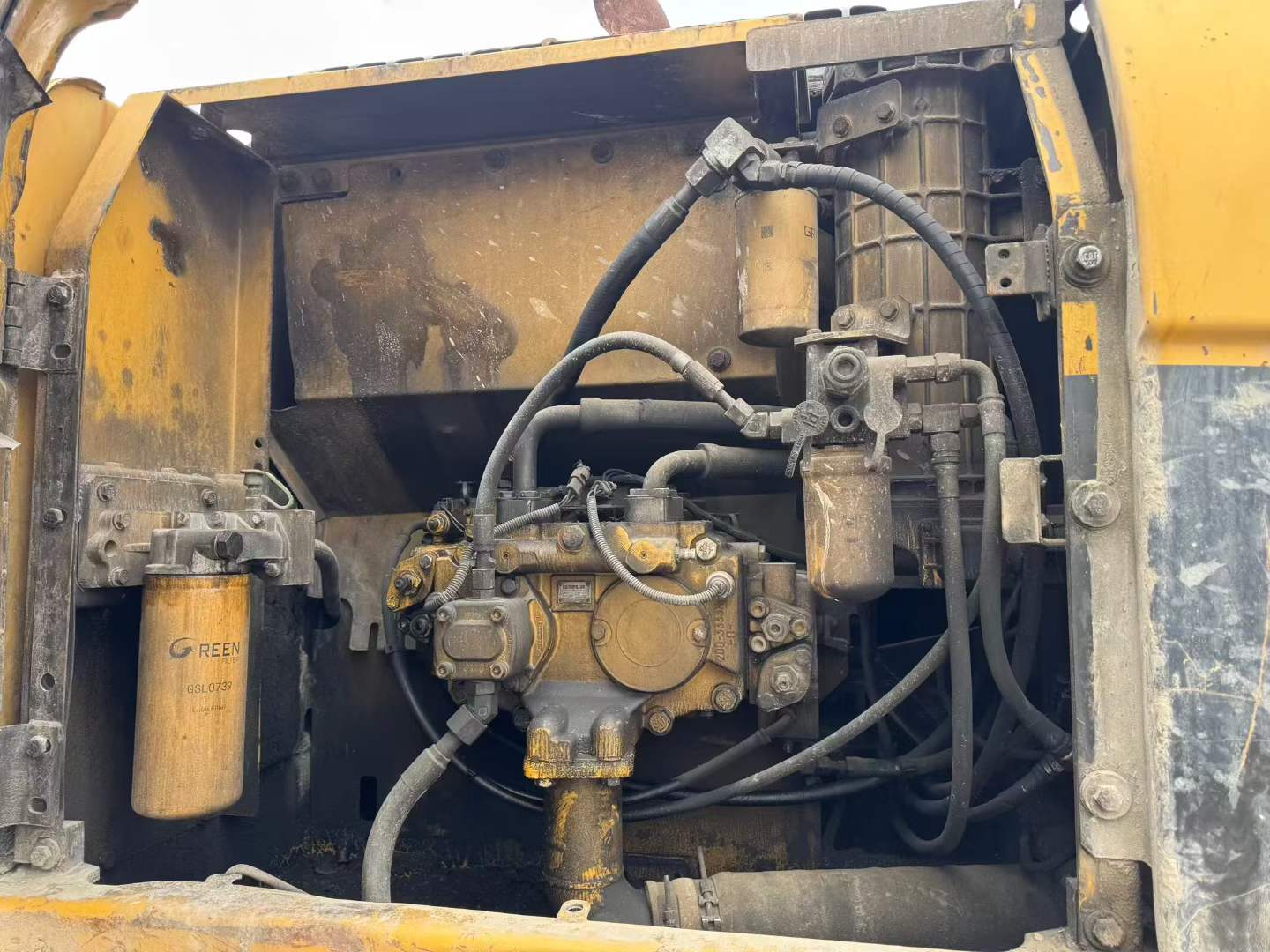 Used Caterpillar 320D Excavator 2016 Model / 3