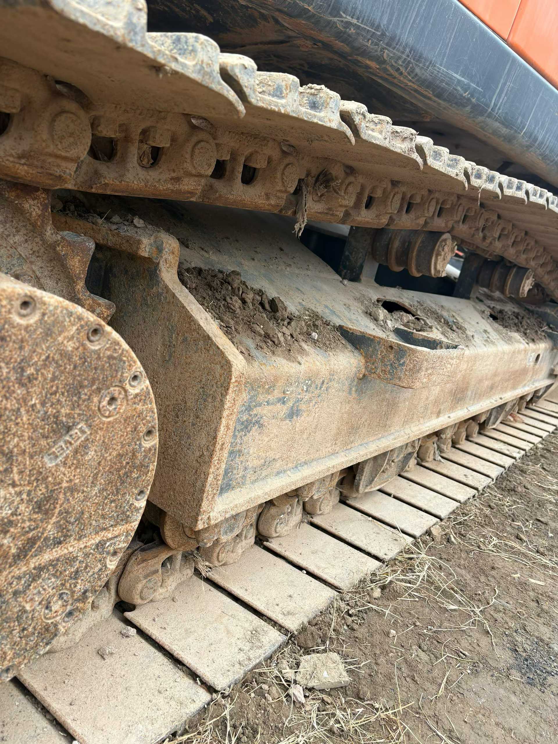 Used Doosan DH220 Excavator 2021 Model / 8