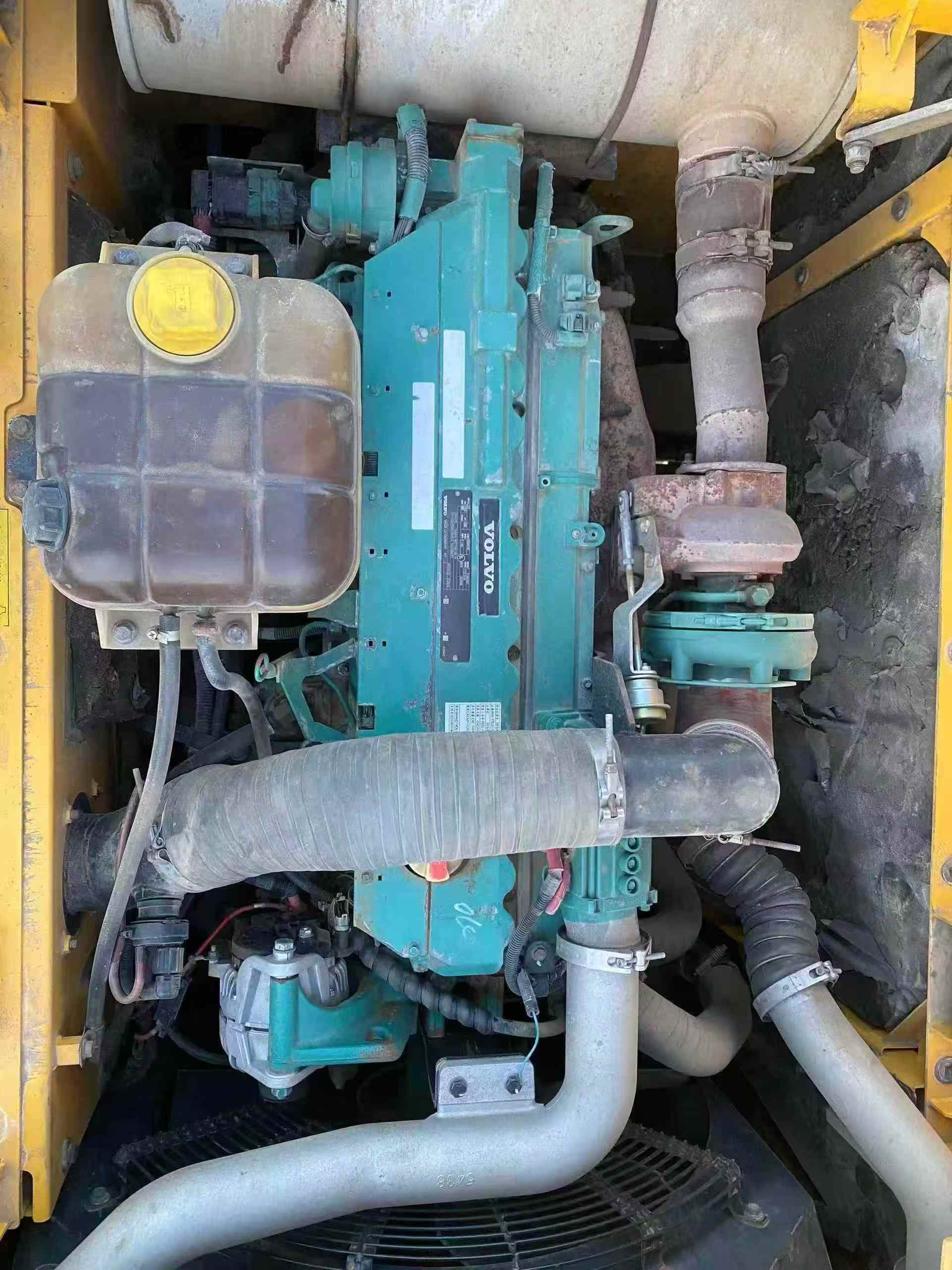 Used Volvo EC300DL Excavator 2016 Model / 4