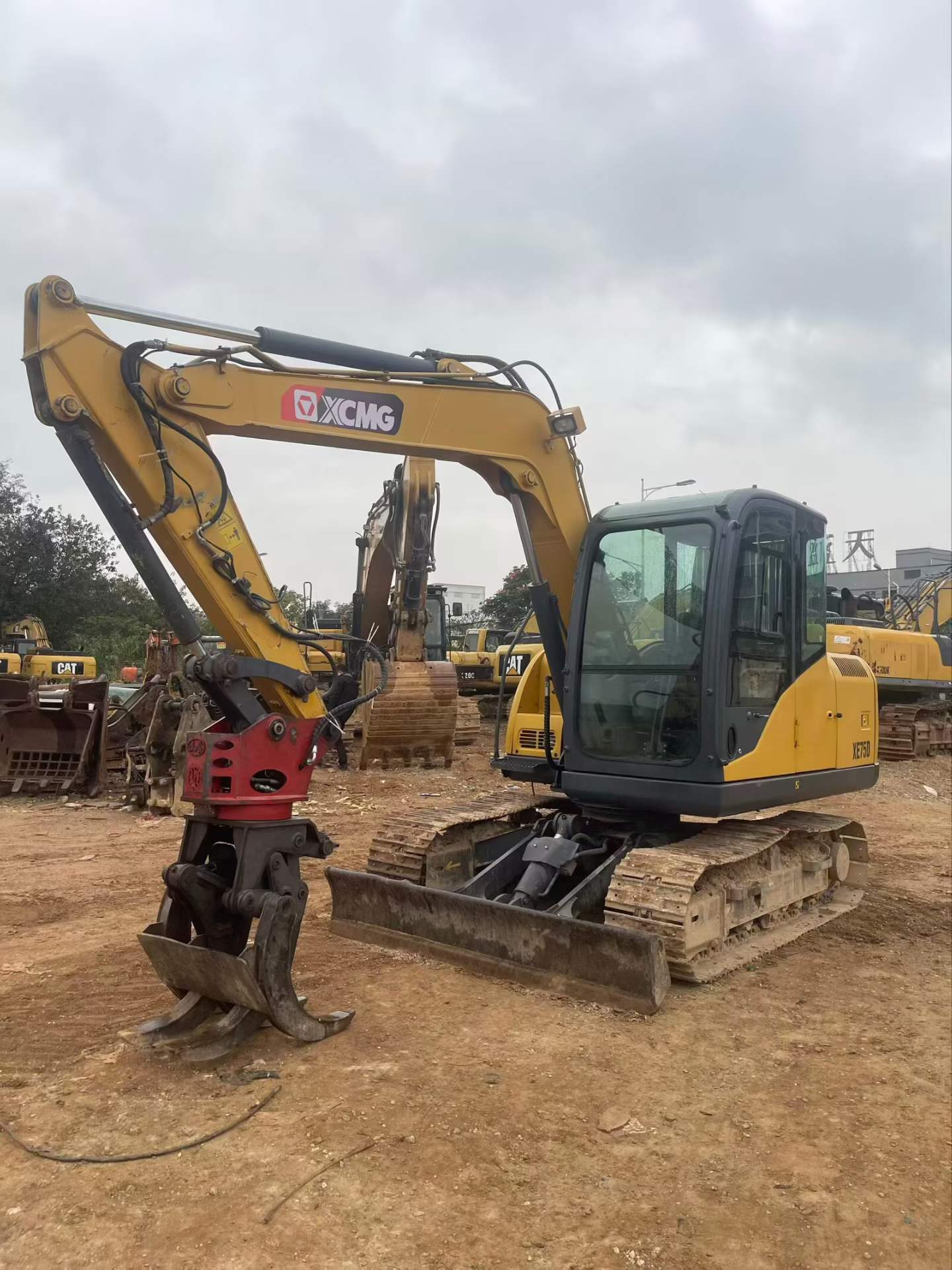 Used XCMG XE75D Excavator 2016 Model / 3