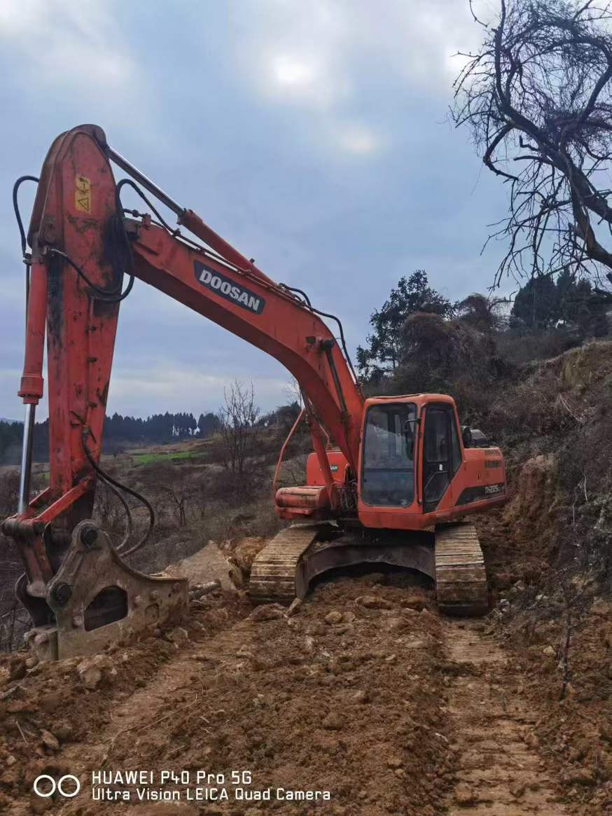 Used Doosan S225 Excavator 2011 Model / 5