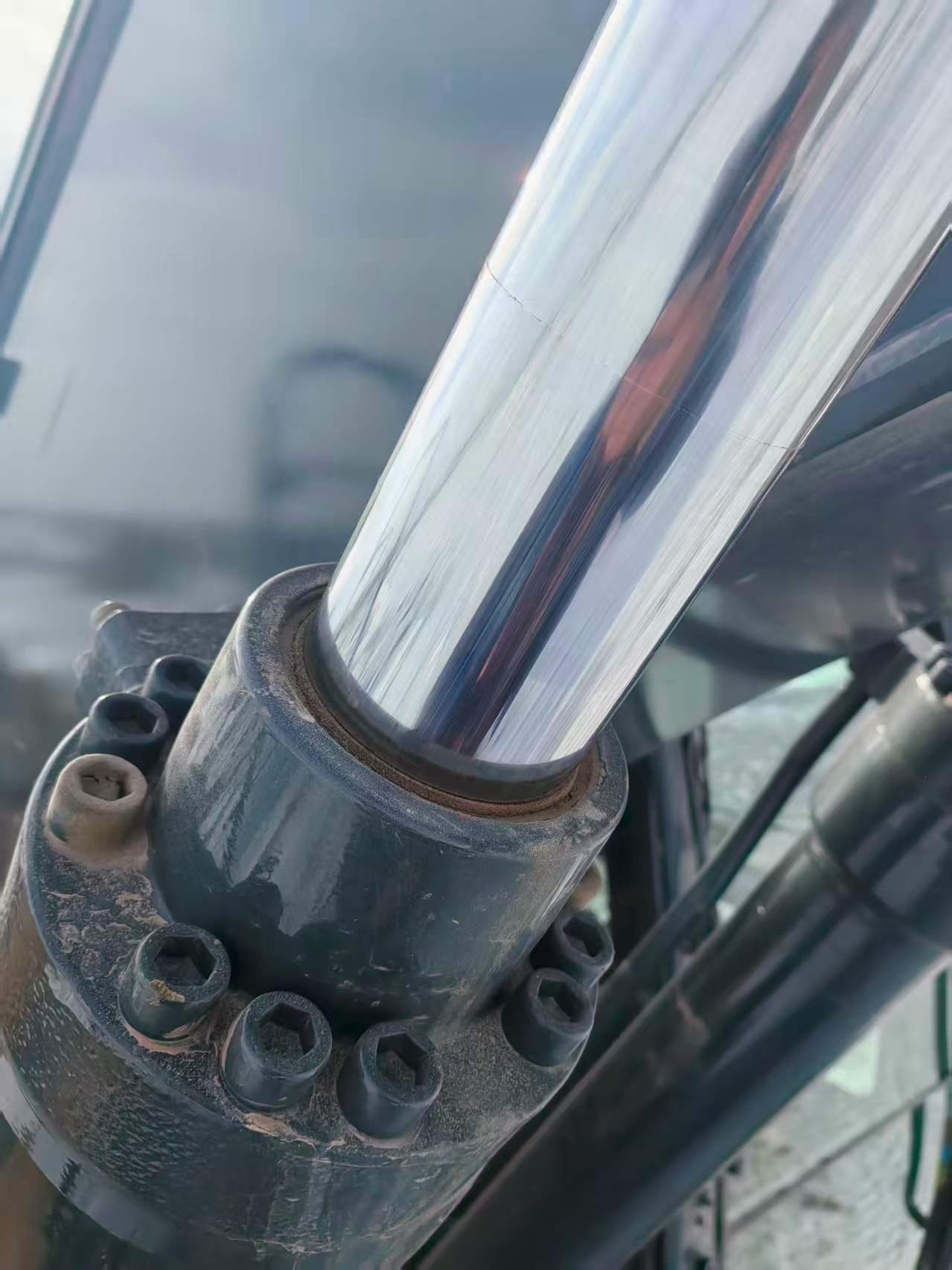 Used Hyundai R225LVS Excavator 2021 Model / 3