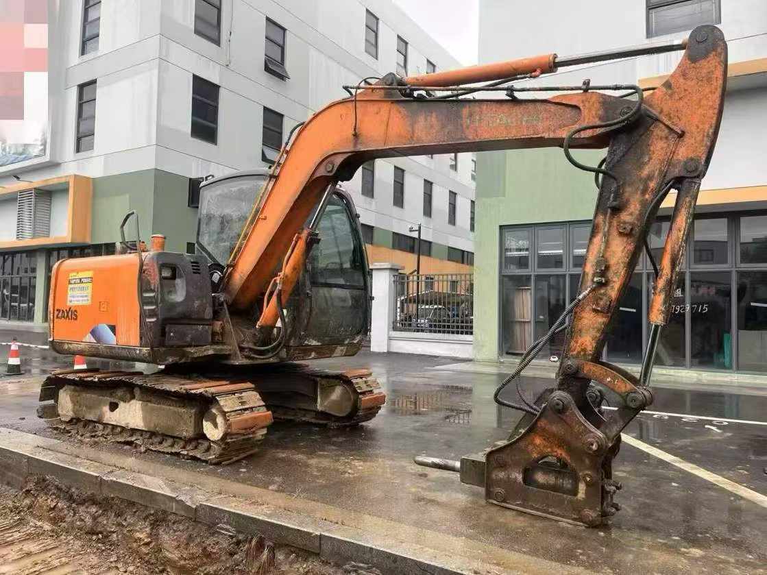 Used Hitachi ZX60 Excavator 2015 Model / 3