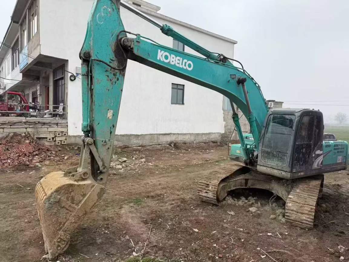 Used Kobelco SK210 Excavator 2015 Model / 2