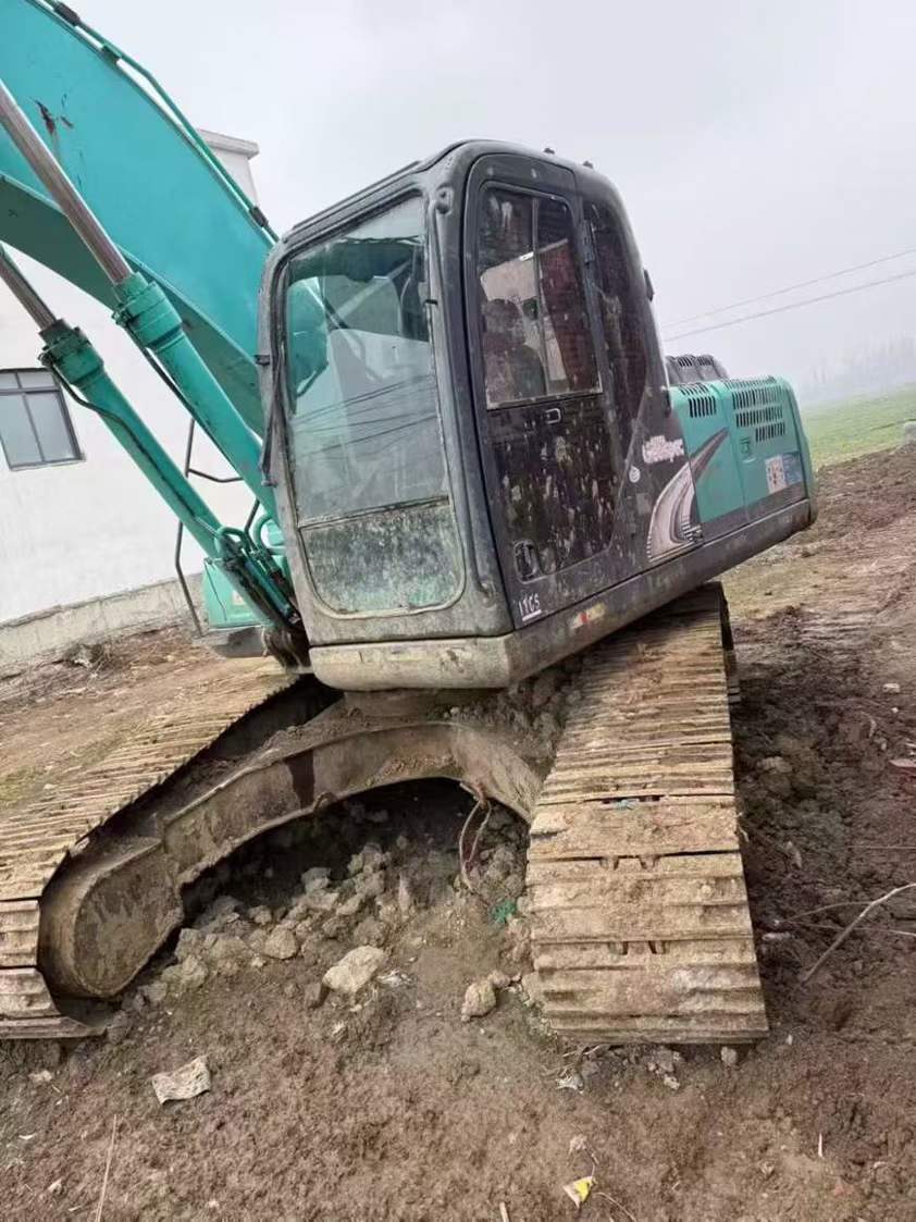 Used Kobelco SK210 Excavator 2015 Model / 3