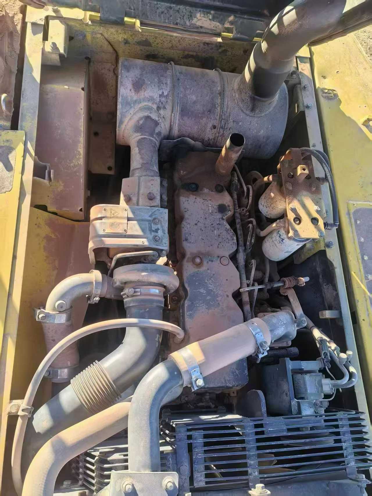 Used Komatsu PC210LC-8 Excavator 2016 Model / 3