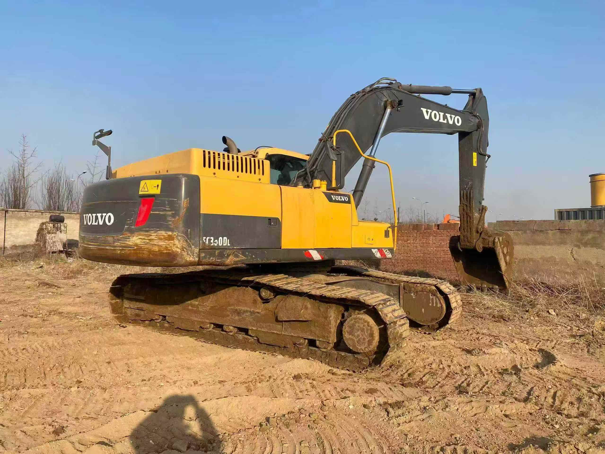 Used Volvo EC300DL Excavator 2016 Model / 2