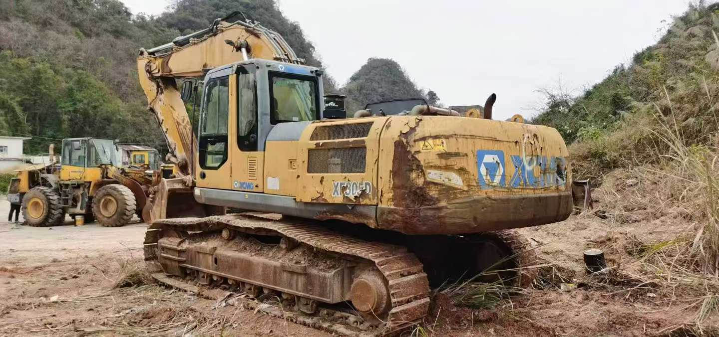 Buy XCMG XE305D Used Excavator