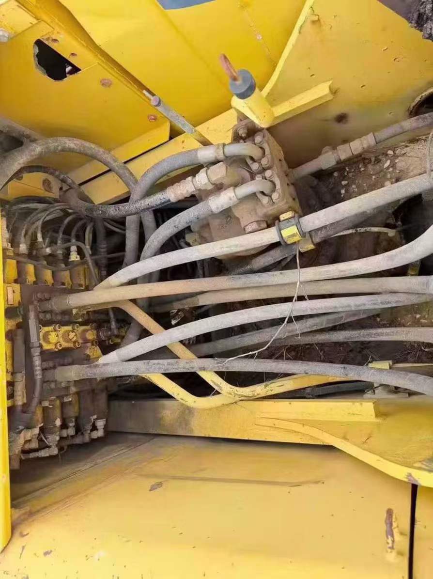 Used Komatsu PC200-8N1 Excavator 2016 Model / 3