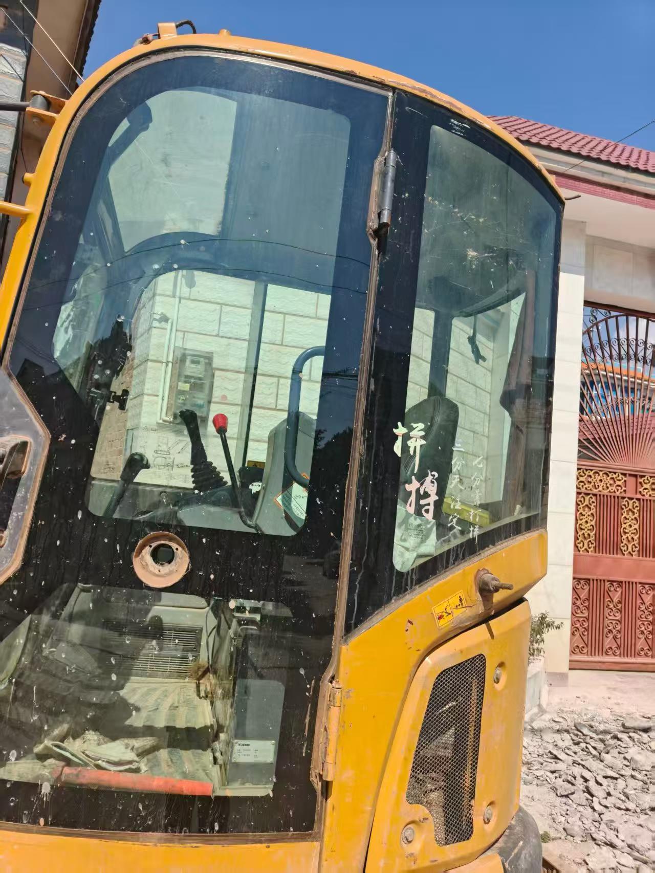 Used XCMG XE35U Excavator 2021 Model / 3