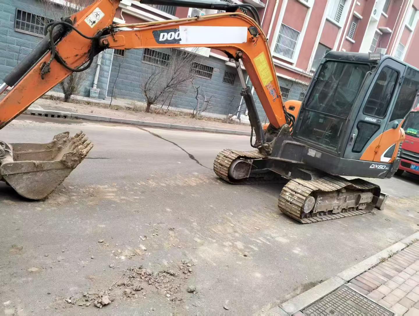 Buy Doosan DH55 Used Excavator / 2 Used Doosan DH55 Excavator 2017 Model / 2