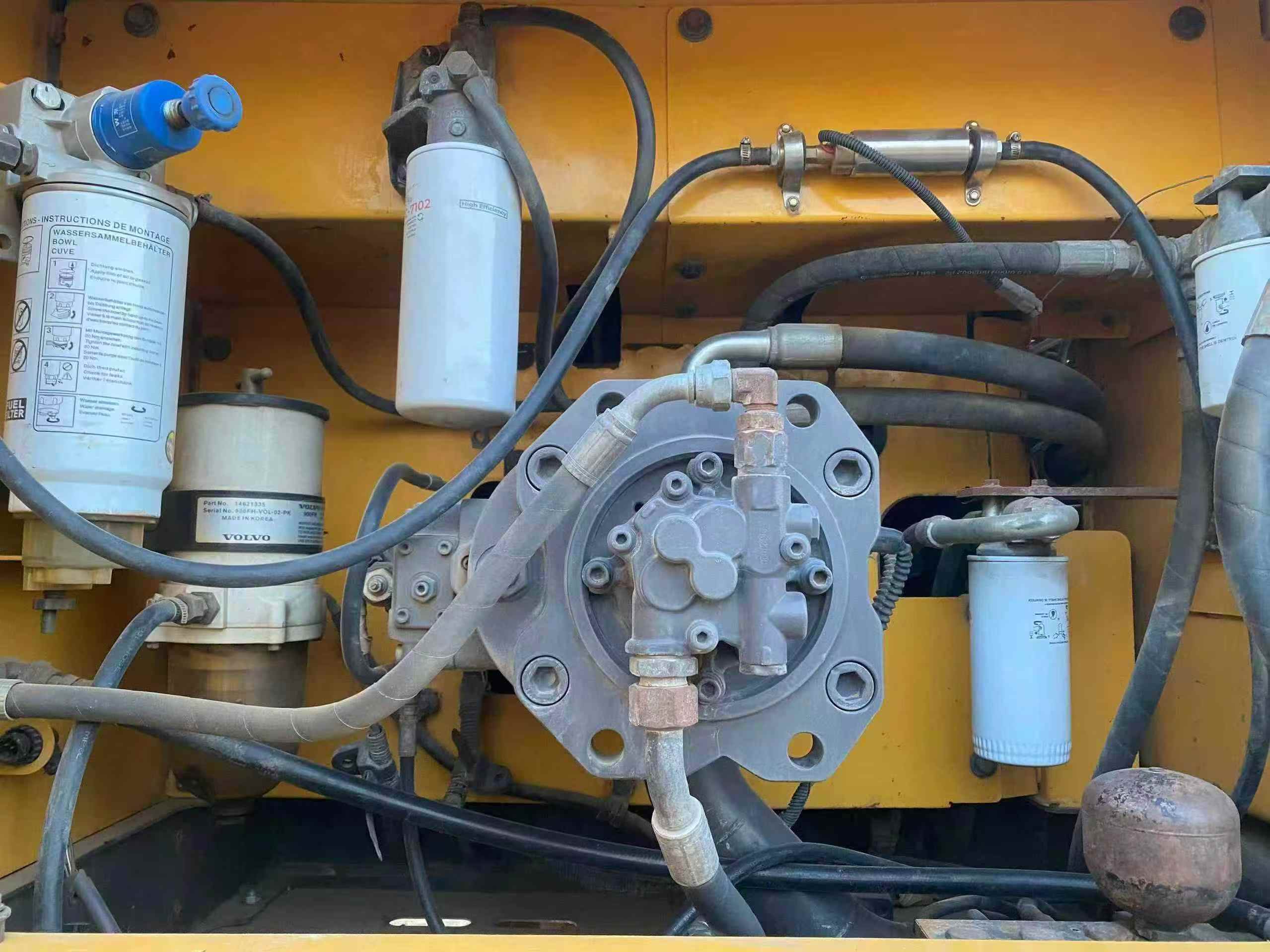 Used Volvo EC300DL Excavator 2016 Model / 8