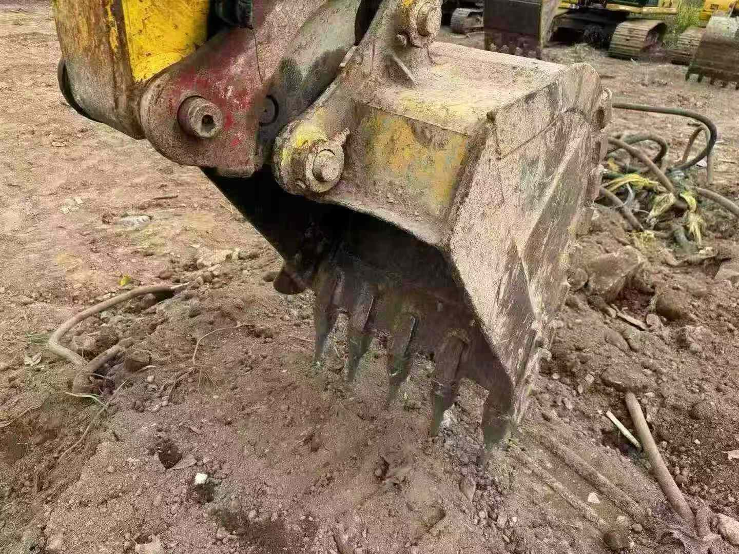 Used Komatsu PC130-8M0 Excavator 2016 Model / 8